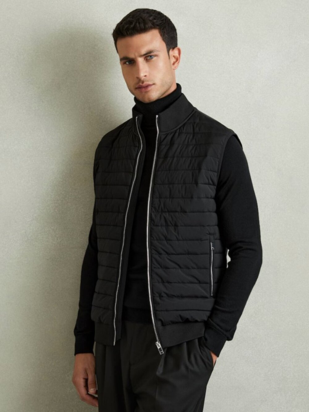 Reiss Men's | Pluto Hybrid Quilt and Knit Zip-Through Gilet in Black Size Medium